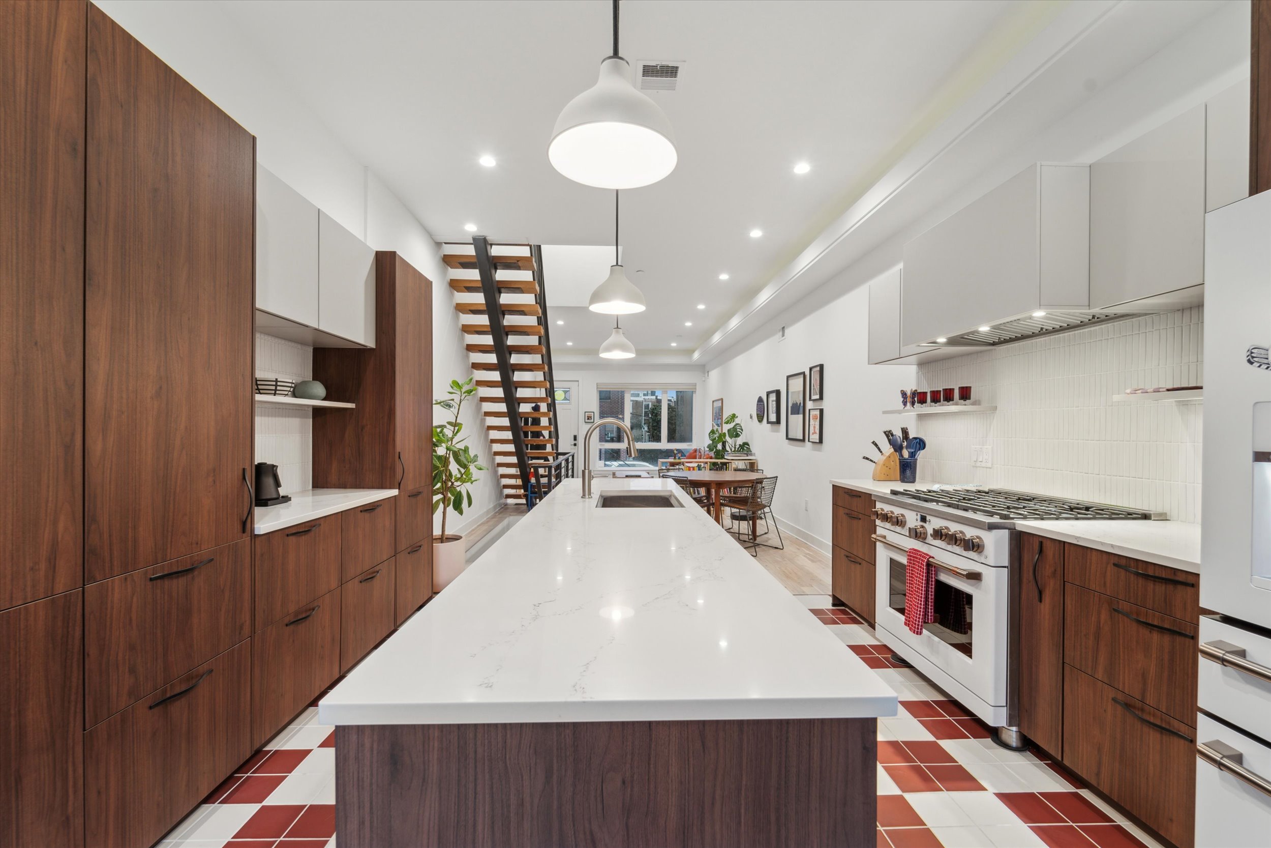 08-1126 E Montgomery Ave08