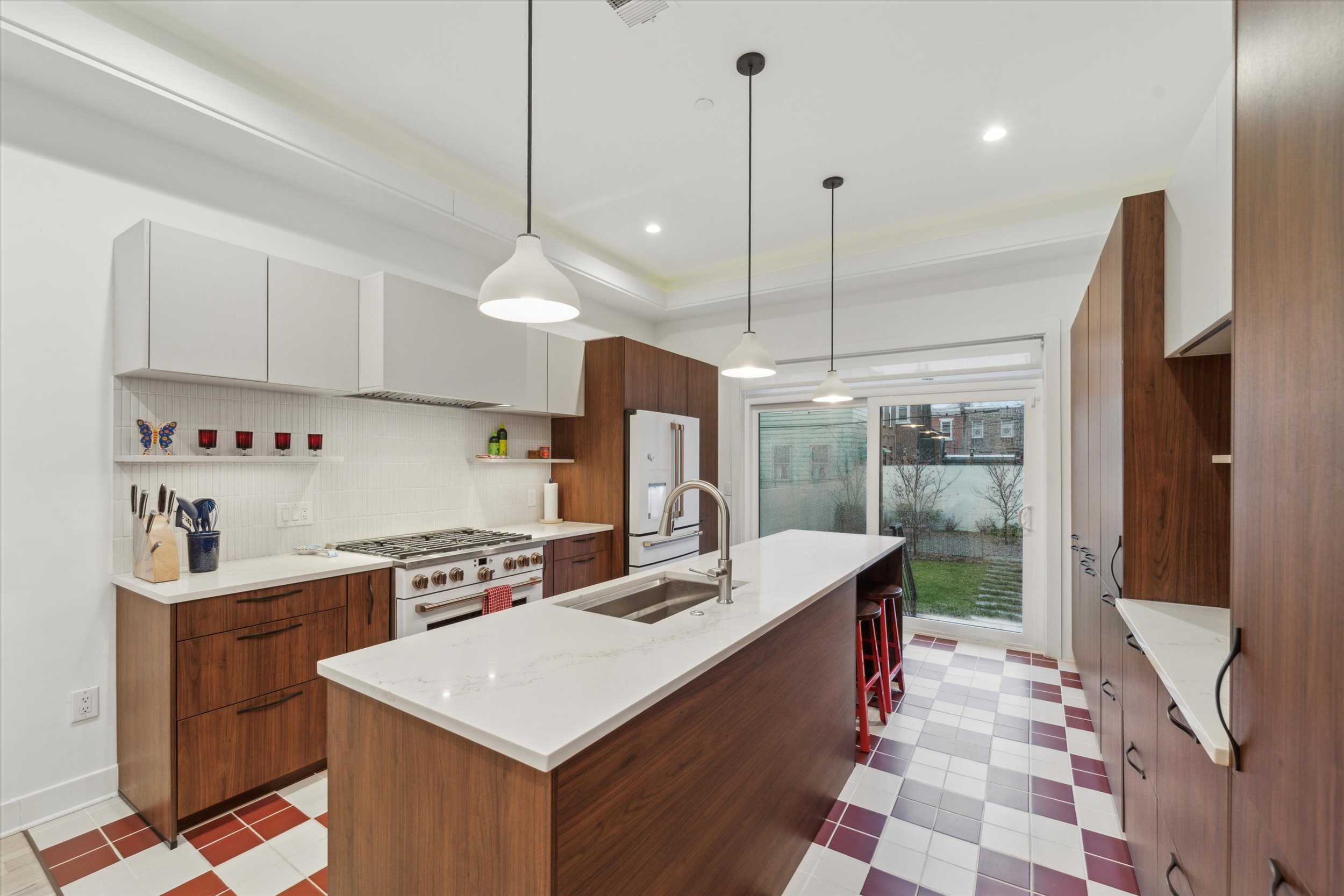 13-1126 E Montgomery Ave13